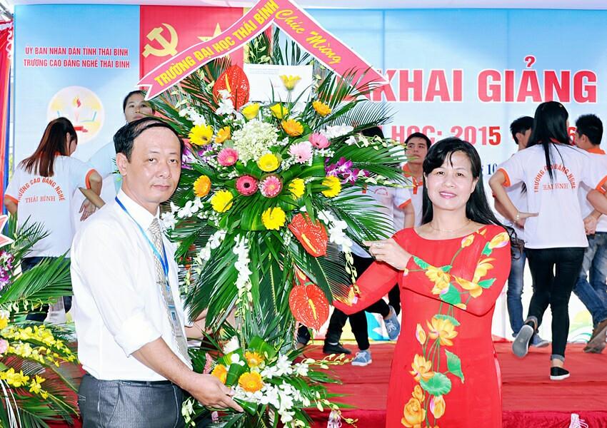 24330407796 a5a2f2e7ef b