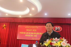 KHOA MAY-CNTT VÀ KINH TẾ PHỐI HỢP CÔNG TY TNHH TAV TỔ CHỨC NGÀY HỘI TƯ VẤN VIỆC LÀM CHO SVCĐLTK5 2 IMG 1007