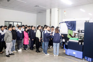 TỔ CHỨC CHO SINH VIÊN HỆ CAO ĐẲNG CHÍNH QUY KHOÁ 18 THĂM QUAN TẠI DOANH NGHIỆP 2 z6357572215475 d008bd430f5c80ef4c4181157aeca345