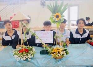 HỘI THI CẮM HOA CHÀO MỪNG NGÀY QUỐC TẾ PHỤ NỮ 8/3 2 z6376953733092 5f9a0d088c54b88803192a86c7455a52