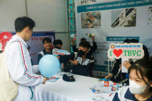 NGÀY HỘI TƯ VẤN TUYỂN SINH, ĐỊNH HƯỚNG NGHỀ NGHIỆP VÀ KẾT NỐI CUNG - CẦU LAO ĐỘNG NĂM 2025 2 z6459804197224 6d4109c2e11523eadf058f74e2eee8b8