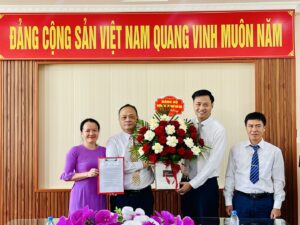 CÔNG BỐ CÁC QUYẾT ĐỊNH CỦA ĐẢNG BỘ UBND TỈNH VỀ CÔNG TÁC CÁN BỘ 2 KHOA 4 UBKT DBT