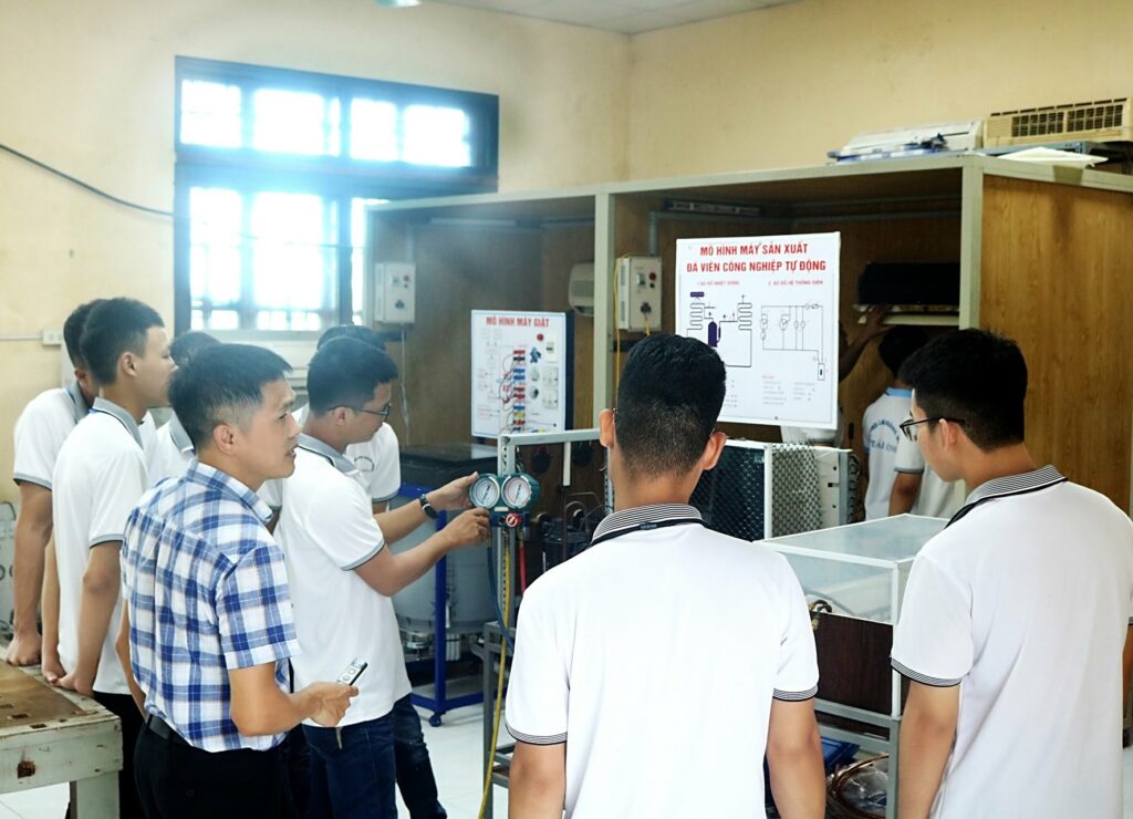 🚀 NGHỊ QUYẾT 71-NQ/TW – ĐỘT PHÁ LỚN CHO GIÁO DỤC NGHỀ NGHIỆP 3 548196446 798886979164812 4665590291791079762 n