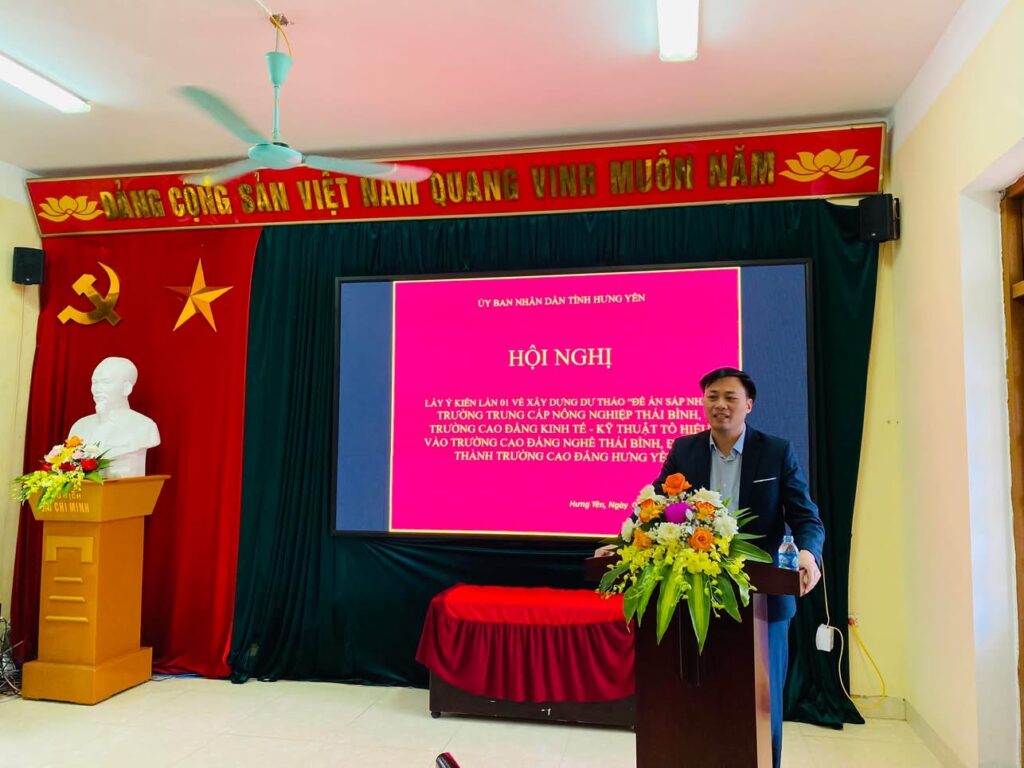 KHẢO SÁT THỰC TẾ VÀ TỔ CHỨC HỘI NGHỊ LẤY Ý KIẾN LẦN 1 VỀ XÂY DỰNG ĐỀ ÁN SÁP NHẬP CÁC TRƯỜNG VÀO TRƯỜNG CAO ĐẲNG NGHỀ THÁI BÌNH VÀ ĐỔI TÊN THÀNH TRƯỜNG CAO ĐẲNG HƯNG YÊN 6 IMG 2169