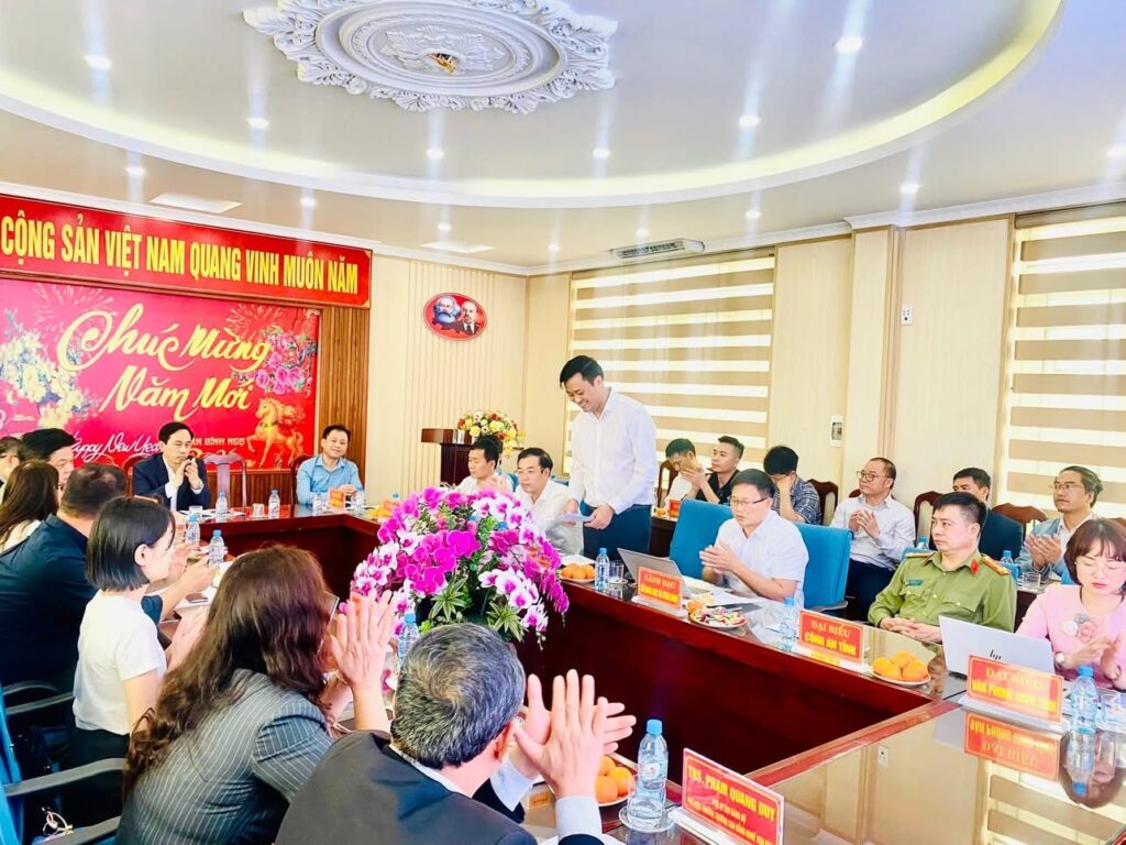 BUỔI LÀM VIỆC VỀ HỢP TÁC ĐÀO TẠO NHÂN LỰC NGHỀ BÁN DẪN TẠI TRƯỜNG CAO ĐẲNG NGHỀ THÁI BÌNH 4 IMG 4326