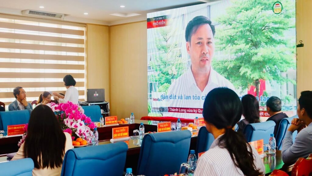 BUỔI LÀM VIỆC VỀ HỢP TÁC ĐÀO TẠO NHÂN LỰC NGHỀ BÁN DẪN TẠI TRƯỜNG CAO ĐẲNG NGHỀ THÁI BÌNH 5 IMG 4327