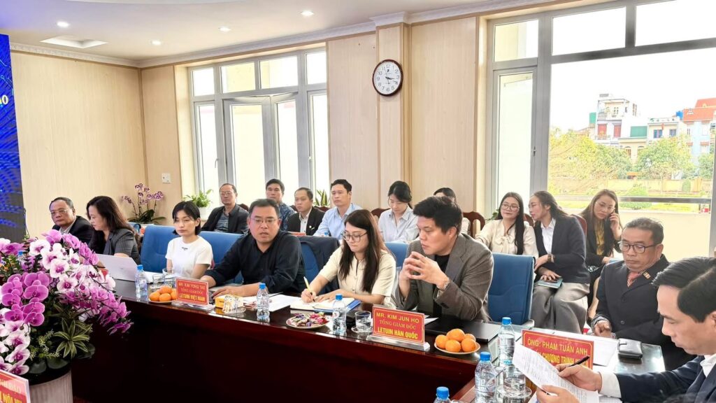 BUỔI LÀM VIỆC VỀ HỢP TÁC ĐÀO TẠO NHÂN LỰC NGHỀ BÁN DẪN TẠI TRƯỜNG CAO ĐẲNG NGHỀ THÁI BÌNH 6 IMG 4329